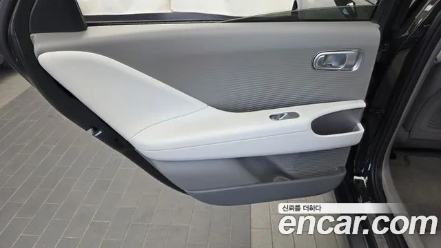Hyundai Ioniq 6 — Фото автомобиля 14