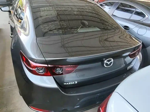 Mazda Axela — Фото автомобиля 5