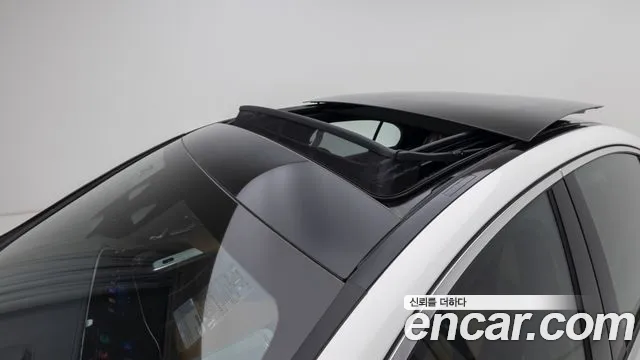 Mercedes-Benz E-Class — Фото автомобиля 12