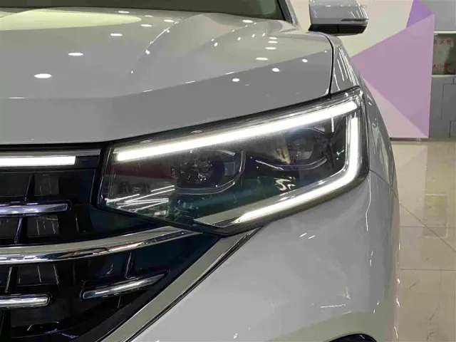 Volkswagen Tayron GTE Plug-in Hybrid — Фото автомобиля 4