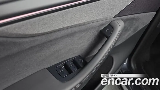 Tesla Model Y — Фото автомобиля 10