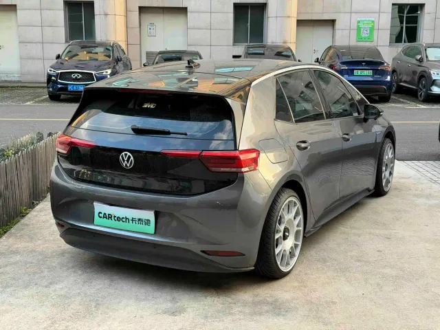 Volkswagen ID.3 — Фото автомобиля 3