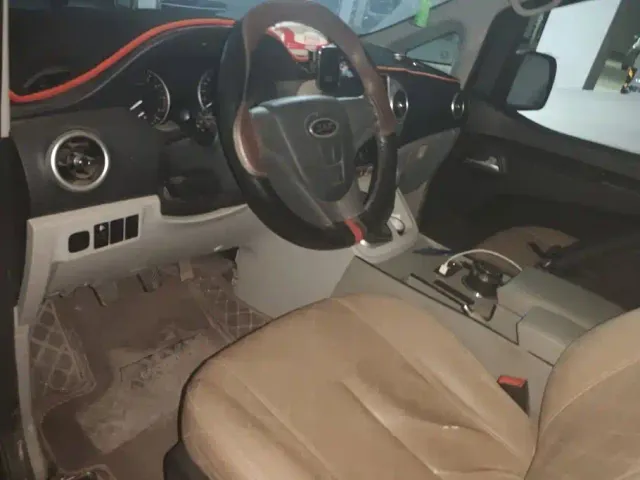 JAC Refine M3 — Фото автомобиля 12