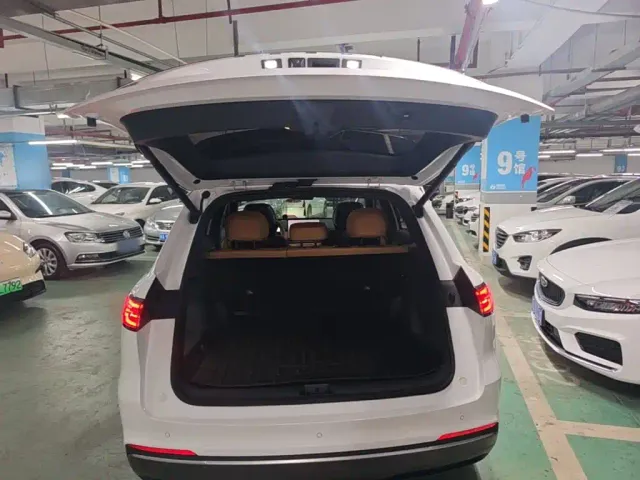 Geely Galaxy Starship 7 EM-i — Фото автомобиля 18