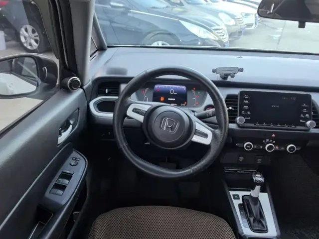 Honda Fit — Фото автомобиля 10