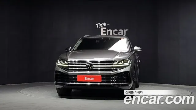 Volkswagen Touareg Generation 3 — Фото автомобиля 3