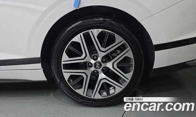 Hyundai Grandeur GN7 — Фото автомобиля 6