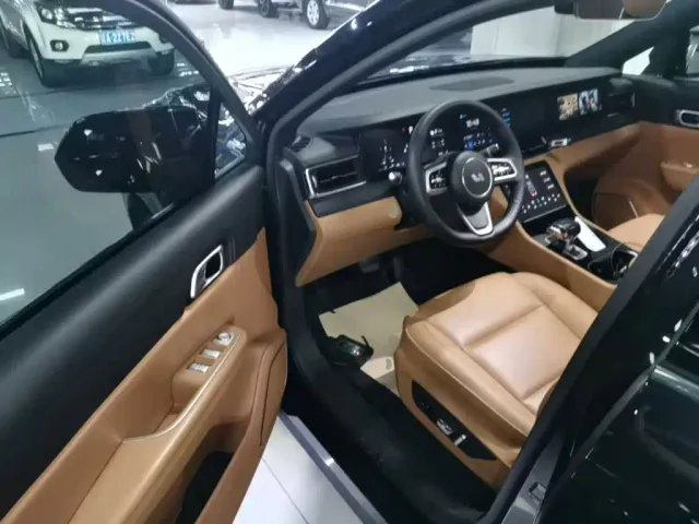 Li Auto ONE — Фото автомобиля 15