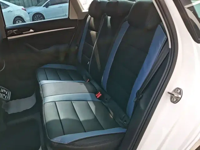 Volkswagen Lavida — Фото автомобиля 16