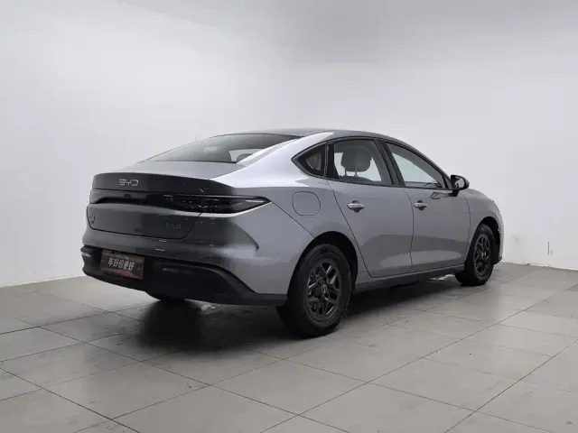BYD Seal 05 DM-i — Фото автомобиля 2