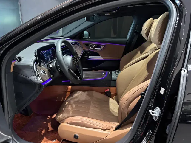 Mercedes-Benz E-Class — Фото автомобиля 9