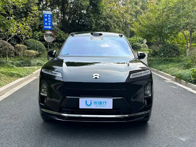Nio ES8 — Фото автомобиля 3
