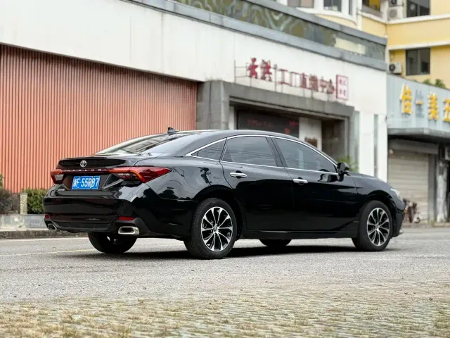 Toyota Avalon — Фото автомобиля 11
