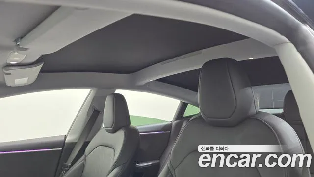 Tesla Model 3 — Фото автомобиля 12