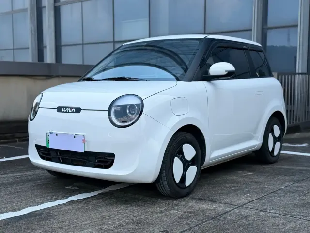 Фотография автомобиля — Changan Lumin