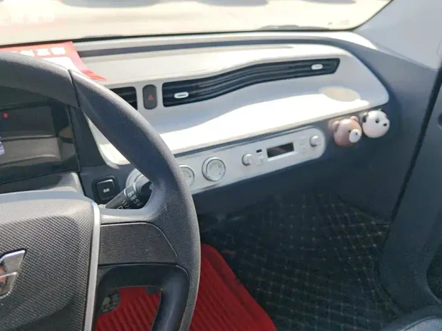 Wuling Hongguang Mini EV — Фото автомобиля 13
