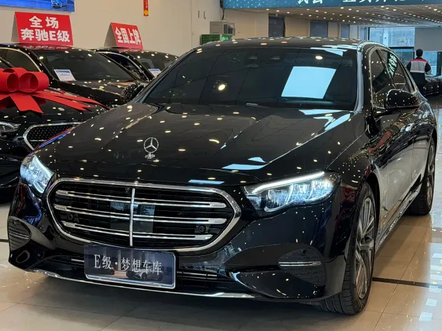 Mercedes-Benz E-Class — Фото автомобиля 2