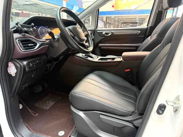 GAC Trumpchi M6 — Фото автомобиля 5
