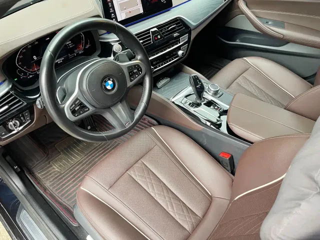 BMW 5 Series — Фото автомобиля 5