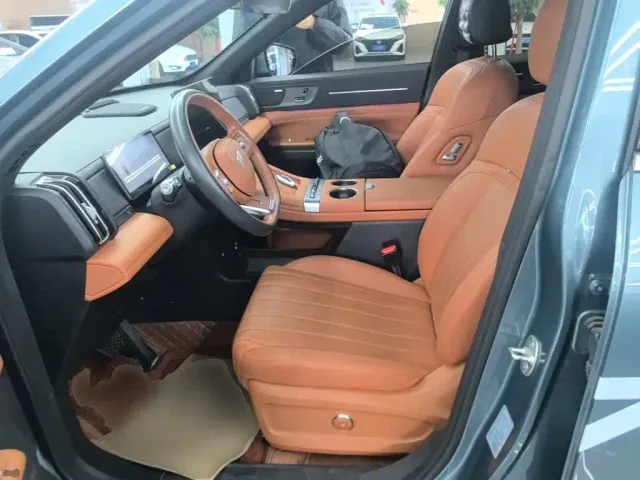 Jetour X70L — Фото автомобиля 14