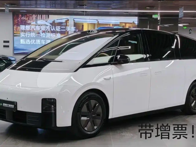 Li Auto MEGA — Фото автомобиля 2