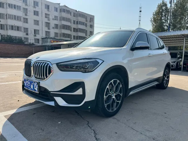 Фотография автомобиля — BMW X1