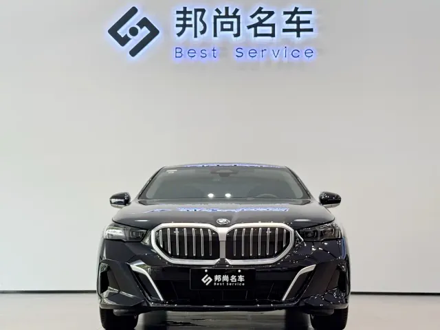 BMW 5 Series — Фото автомобиля 2