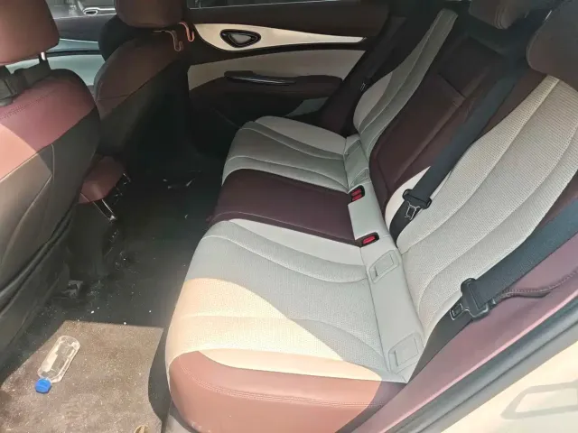 BYD Seal 07 DM-i — Фото автомобиля 12