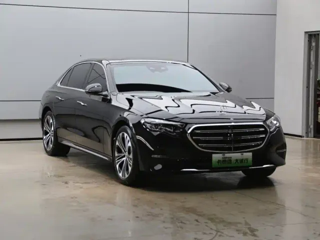 Mercedes-Benz E-Class — Фото автомобиля 26