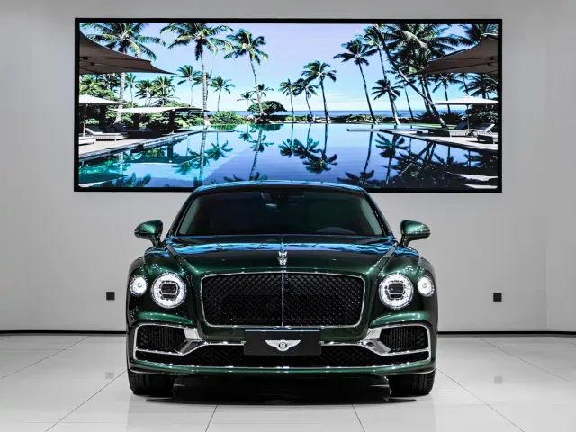 Bentley Flying Spur — Фото автомобиля 2