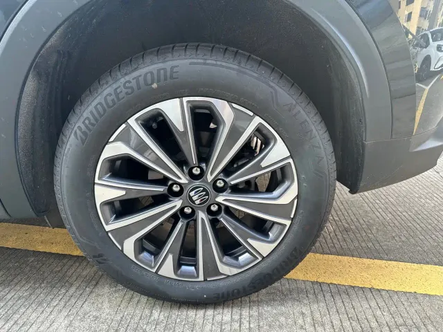 Buick Envision S — Фото автомобиля 11