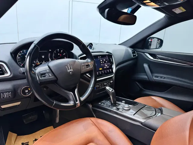 Maserati Ghibli — Фото автомобиля 8