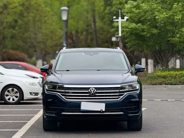 Volkswagen Touareg — Фото автомобиля 2