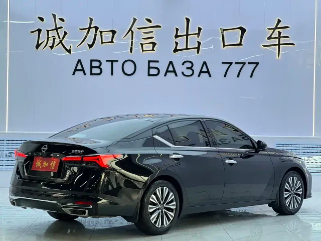 Nissan Teana — Фото автомобиля 4
