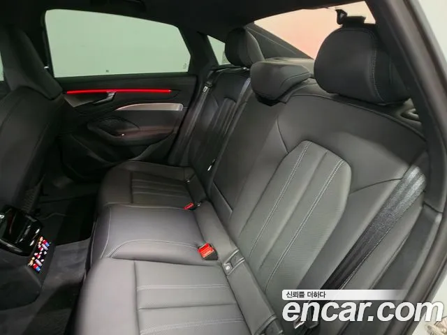 Audi A6 — Фото автомобиля 12