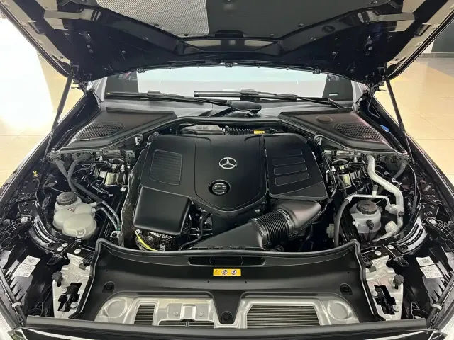 Mercedes-Benz E-Class — Фото автомобиля 24