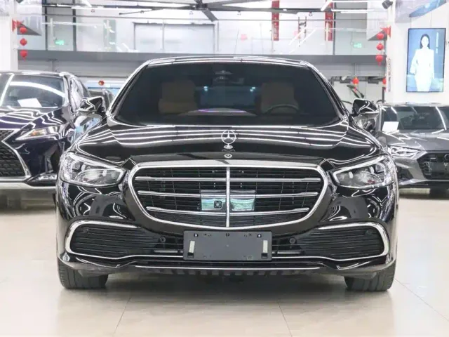 Mercedes-Benz S-Class — Фото автомобиля 2
