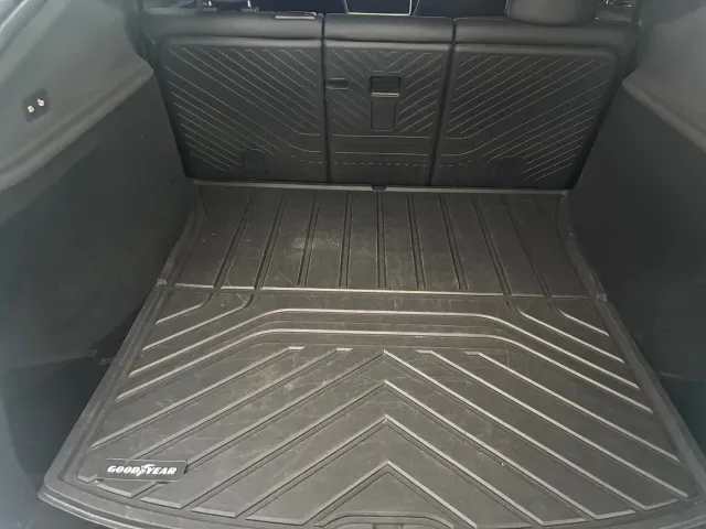 Tesla Model Y — Фото автомобиля 14