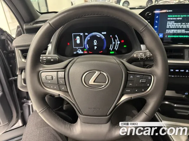 Lexus UX — Фото автомобиля 11