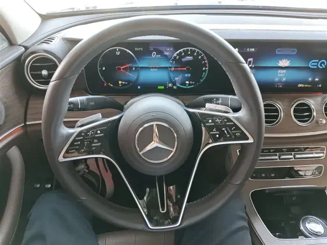 Mercedes-Benz E-Class — Фото автомобиля 10