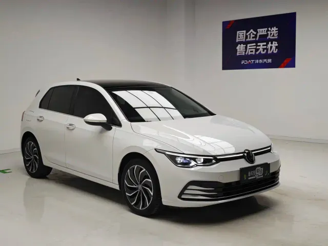 Volkswagen Golf — Фото автомобиля 3