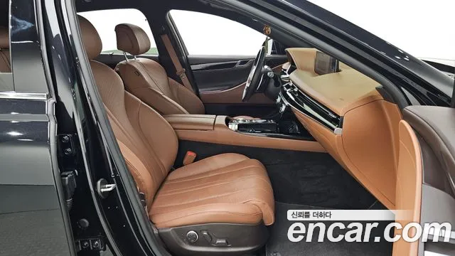 Genesis G80 Бензин 3.5 турбо AWD — Фото автомобиля 9