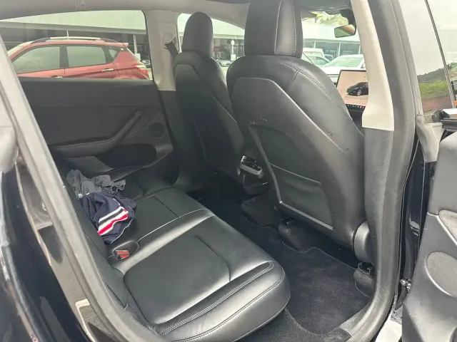 Tesla Model Y — Фото автомобиля 6