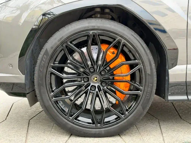 Lamborghini Urus — Фото автомобиля 8