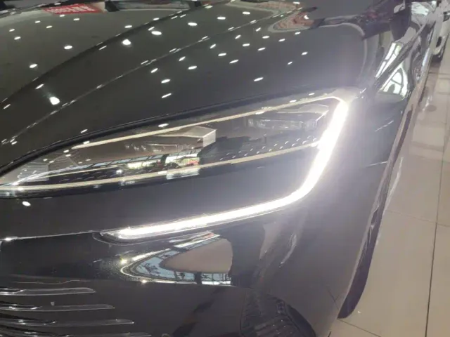 BYD Seal 07 DM-i — Фото автомобиля 23