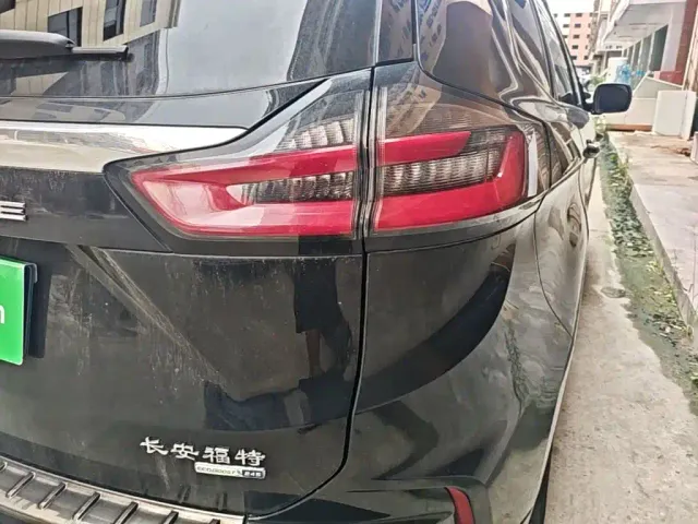 Ford Edge — Фото автомобиля 23