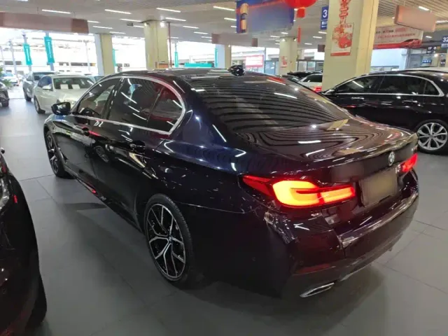 BMW 5 Series — Фото автомобиля 4