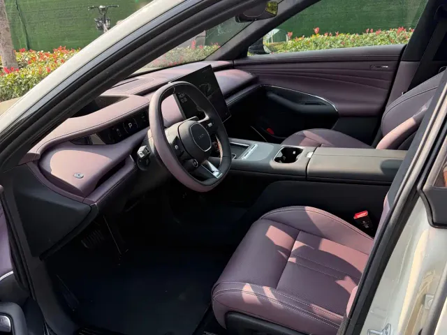 Xiaomi SU7 — Фото автомобиля 14