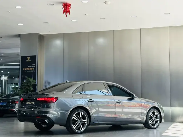 Audi A4L — Фото автомобиля 14