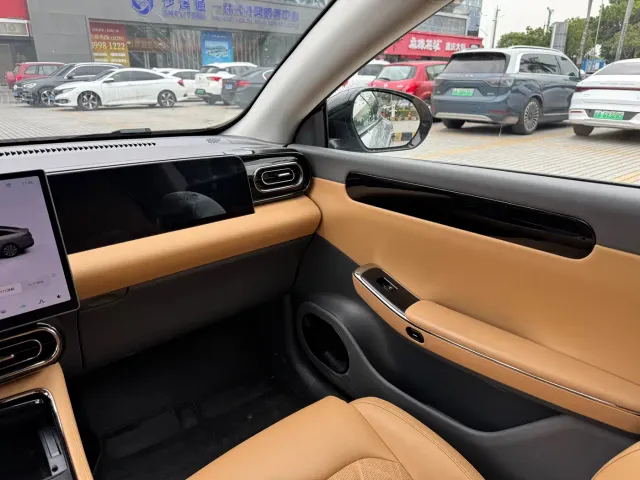 Leapmotor C01 — Фото автомобиля 16